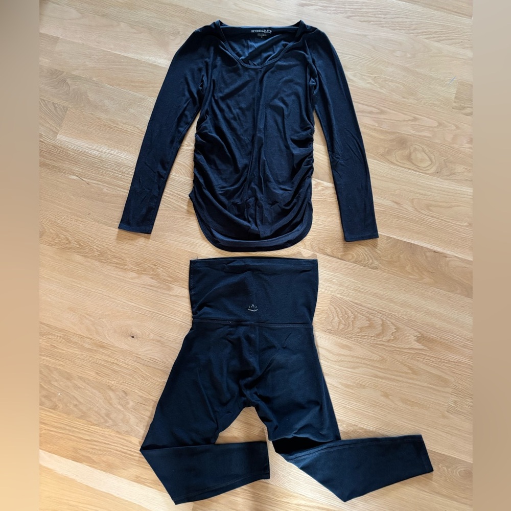 Beyond the Bump Maternity Top and Leggings size Medium